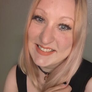 Meet your Posher, Hana